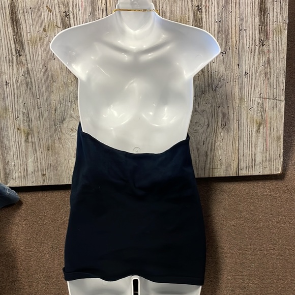 Blue Halter top attached with gold necklace. BRAND: Chaps. SIZE: XL - Picture 6 of 6